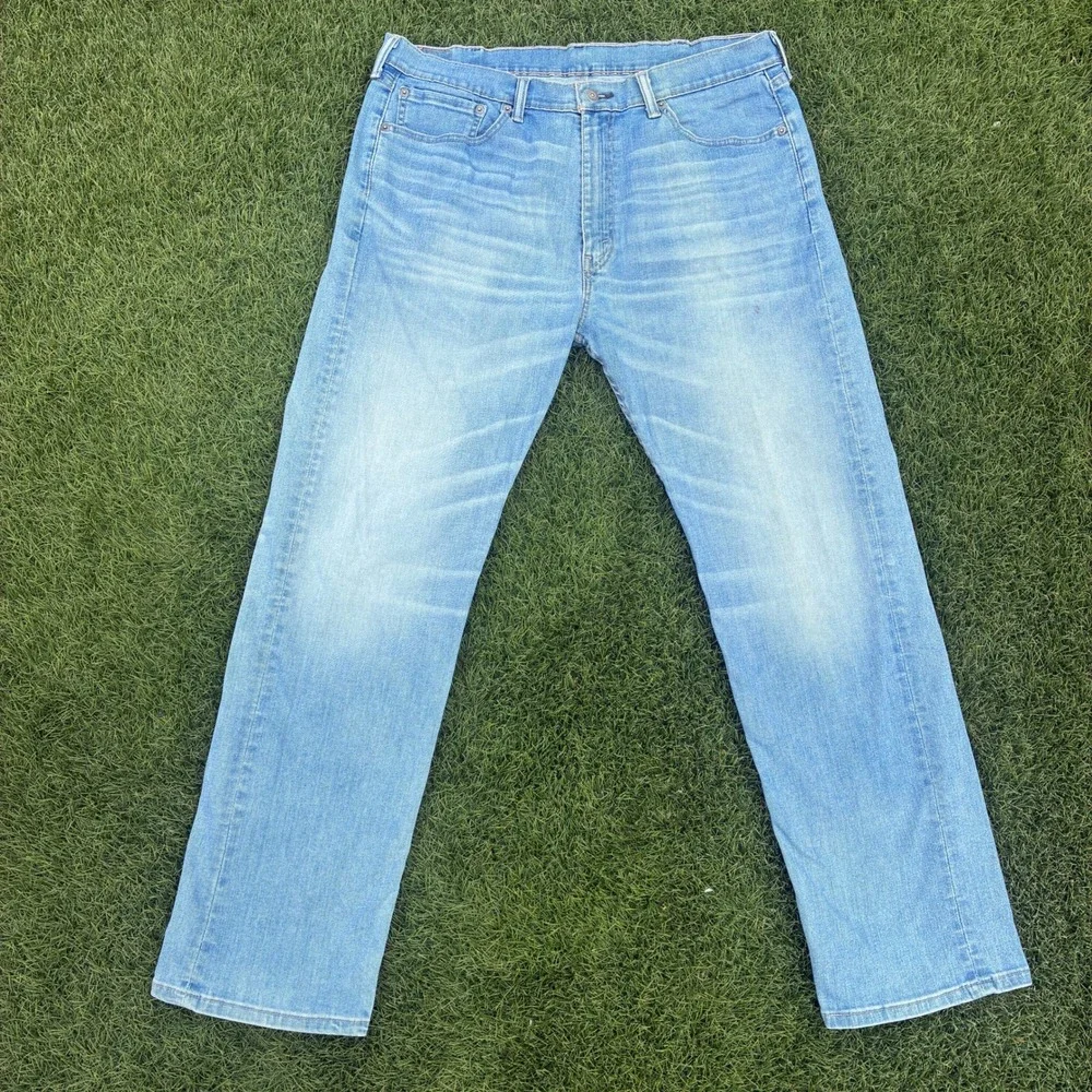 Levis 505 Regular Fit Jeans Mens 37x31 Light Wash Blue Straight Leg Denim Pants